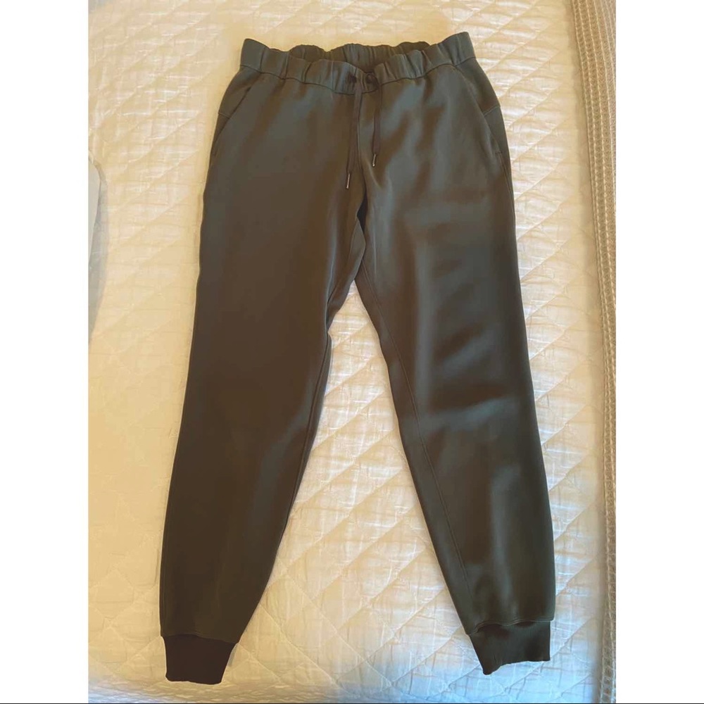 Lululemon On The Fly Jogger